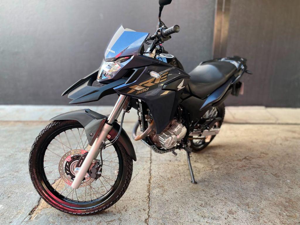 HONDA XRE 300 - Foto
