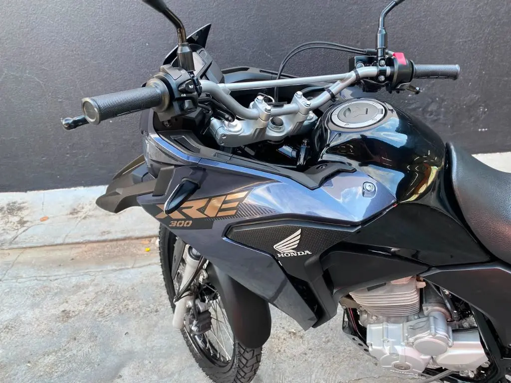 HONDA XRE 300 - Foto