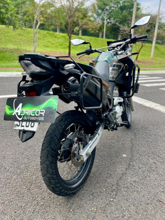 HONDA XRE 300 - Foto