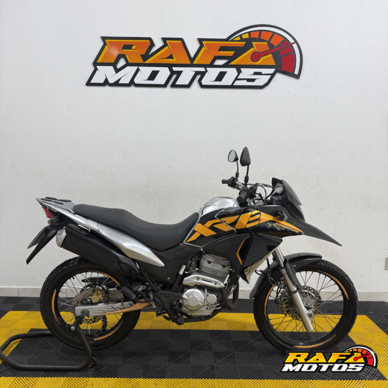 HONDA XRE 300 - Foto