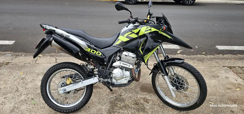 HONDA XRE 300 - Foto