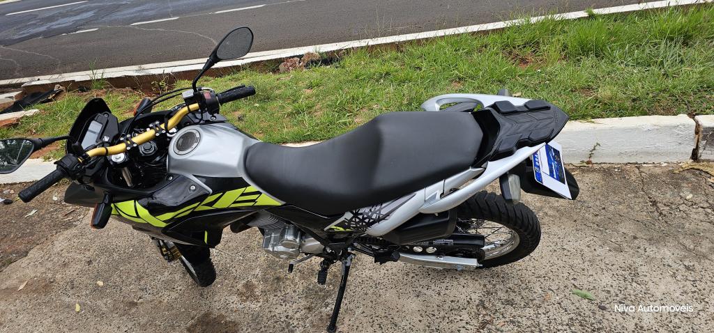 HONDA XRE 300 - Foto