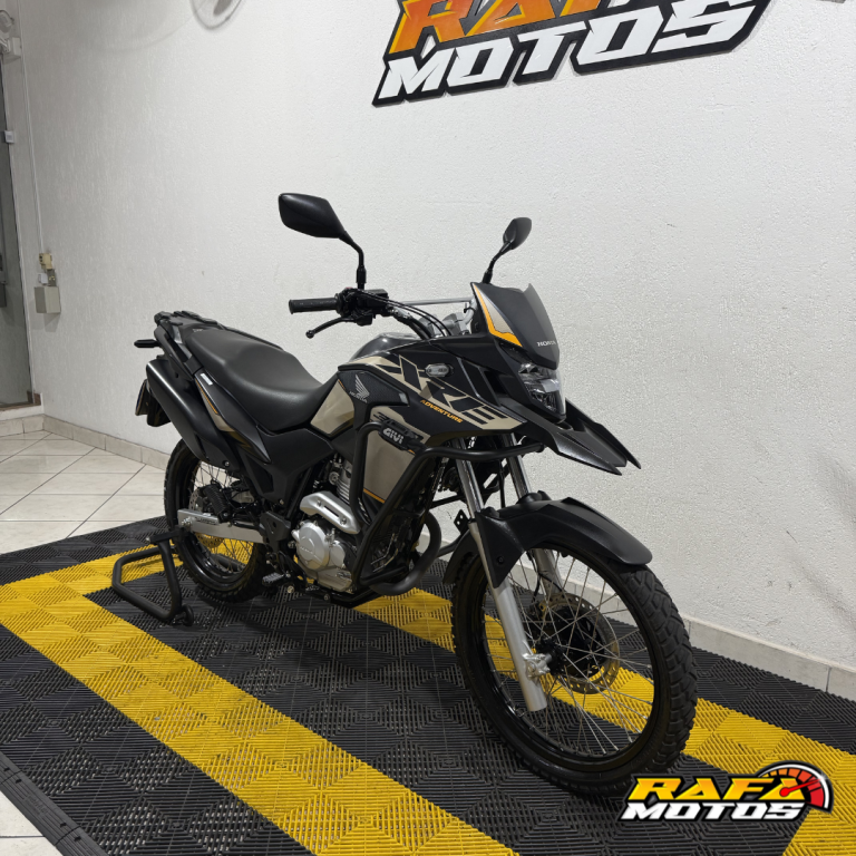 HONDA XRE 300 - Foto