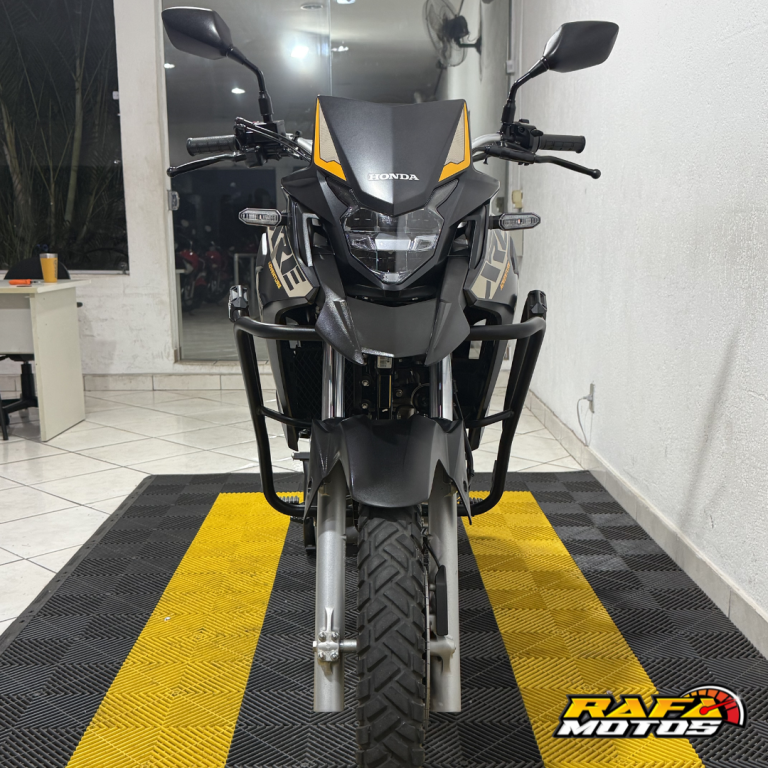 HONDA XRE 300 - Foto
