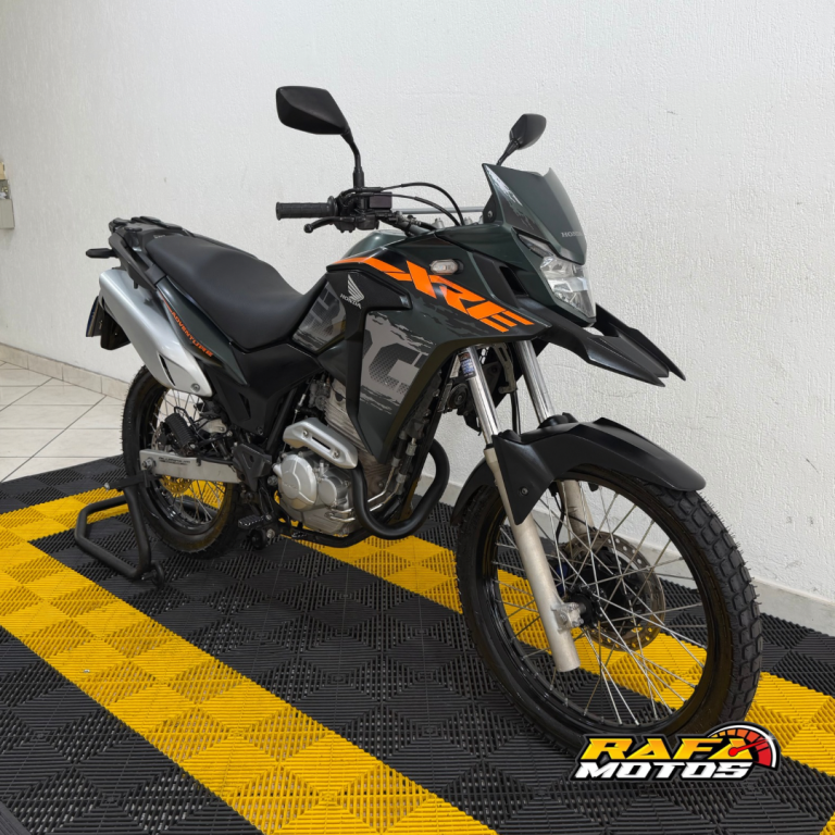 HONDA XRE 300 - Foto