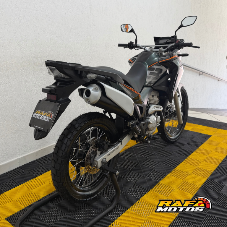 HONDA XRE 300 - Foto