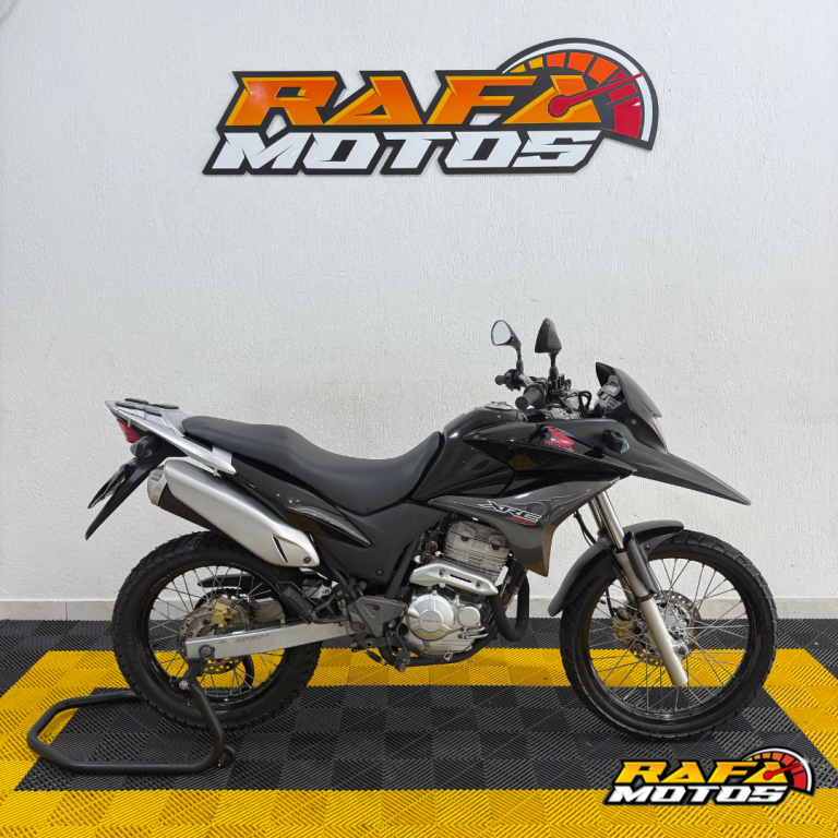 HONDA XRE 300 - Foto