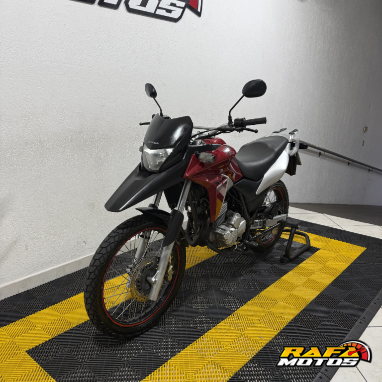 HONDA XRE 300 - Foto