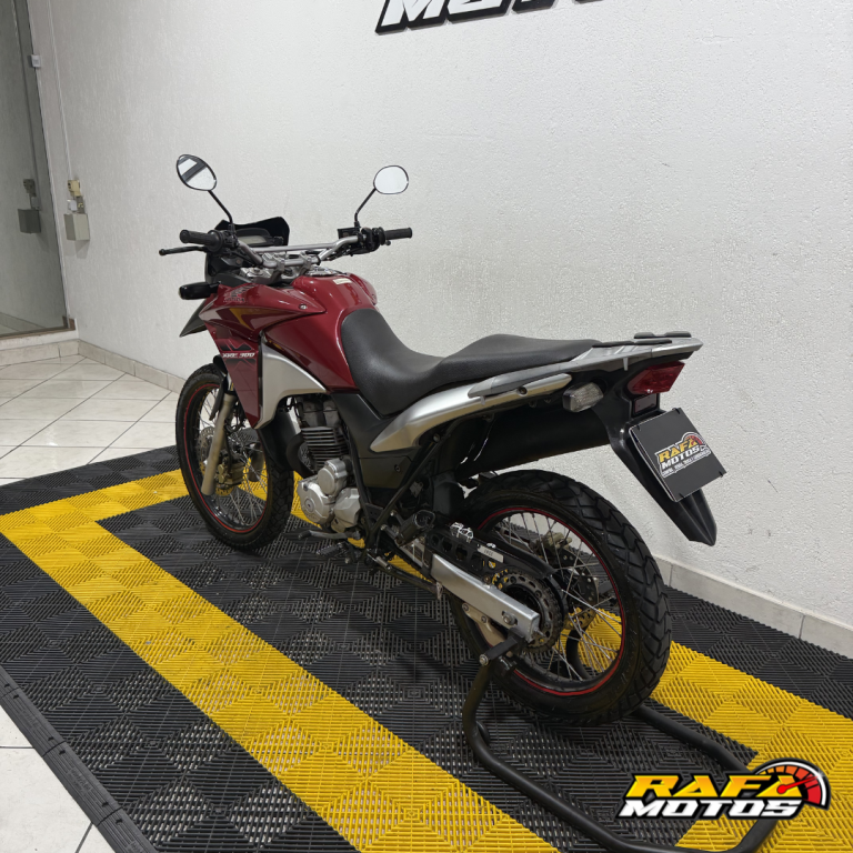 HONDA XRE 300 - Foto