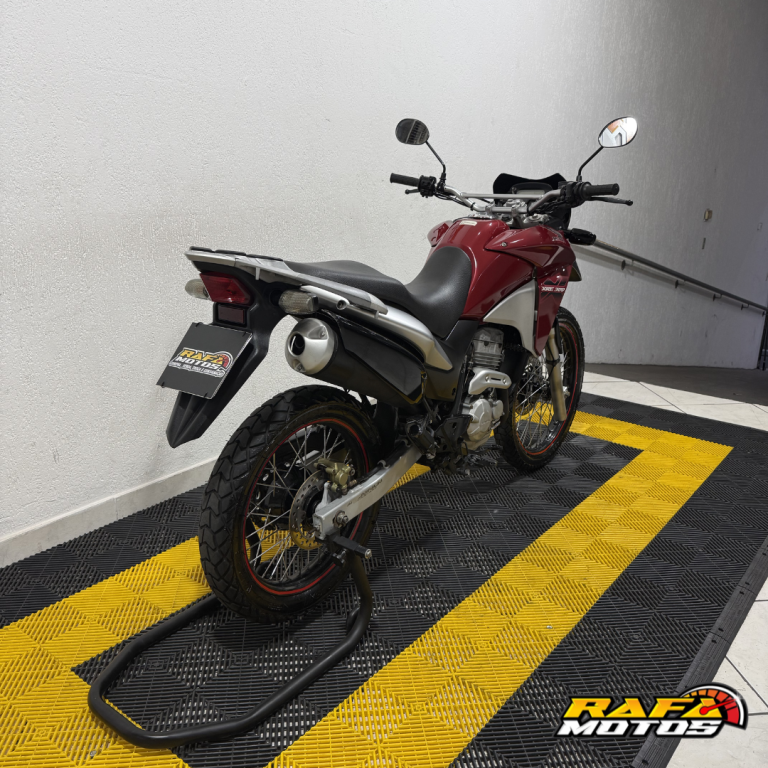 HONDA XRE 300 - Foto