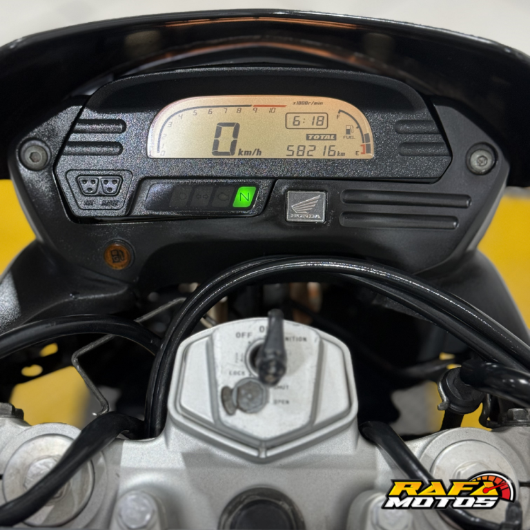 HONDA XRE 300 - Foto