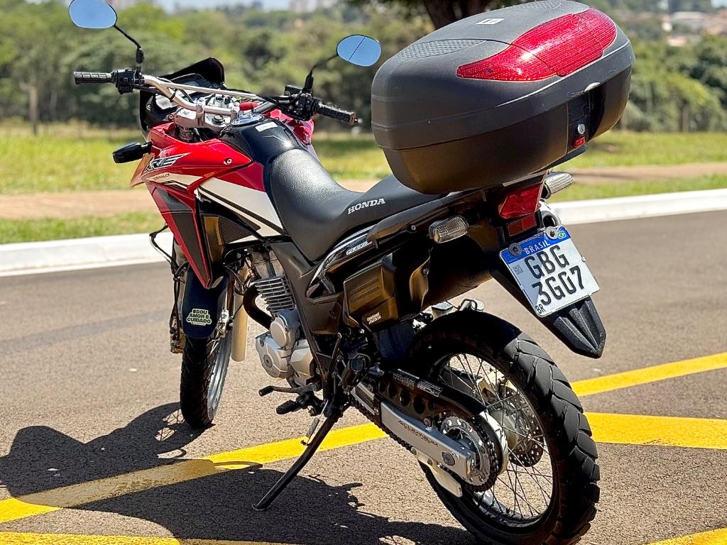HONDA XRE 300 - Foto