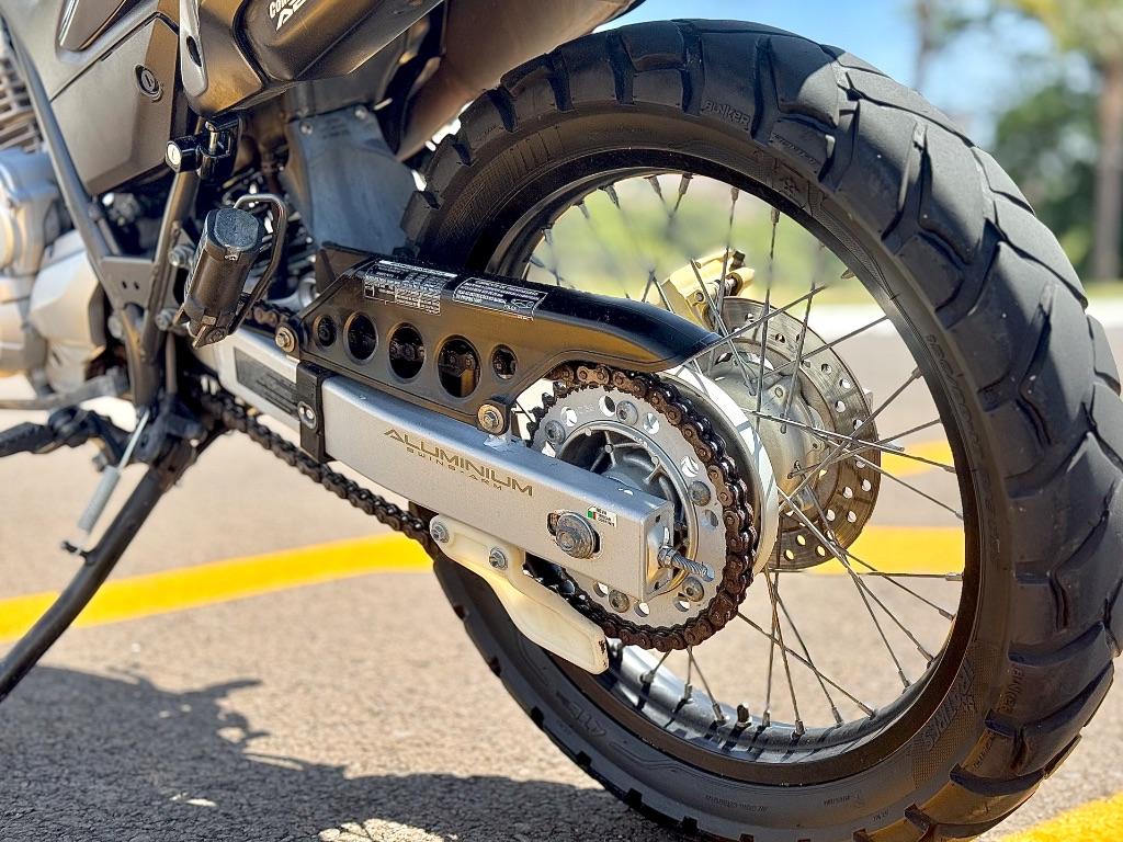 HONDA XRE 300 - Foto