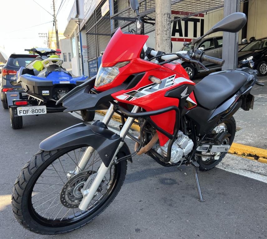 HONDA XRE 300 - Foto