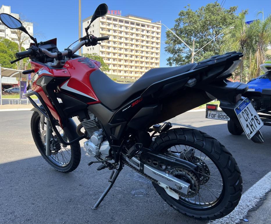 HONDA XRE 300 - Foto