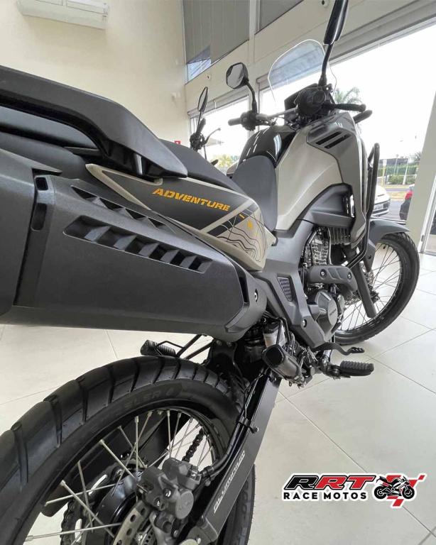 HONDA XRE 300 Sahara - Foto