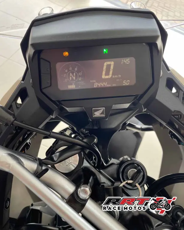 HONDA XRE 300 Sahara - Foto