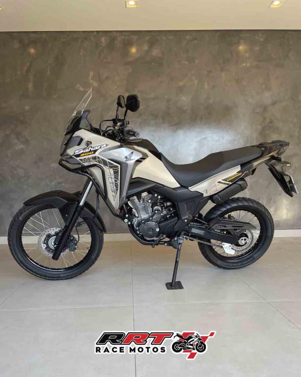 HONDA XRE 300 Sahara - Foto