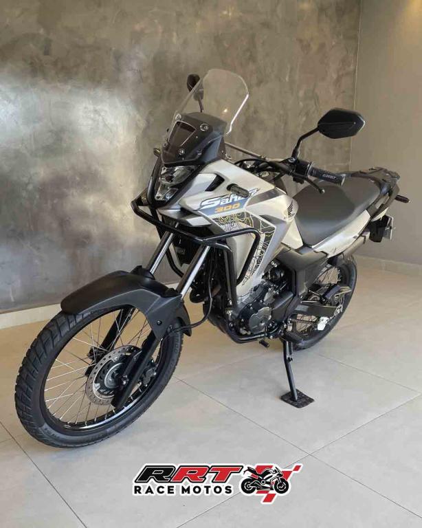 HONDA XRE 300 Sahara - Foto