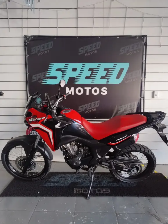 HONDA XRE 300 Sahara - Foto