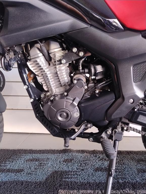 HONDA XRE 300 Sahara - Foto