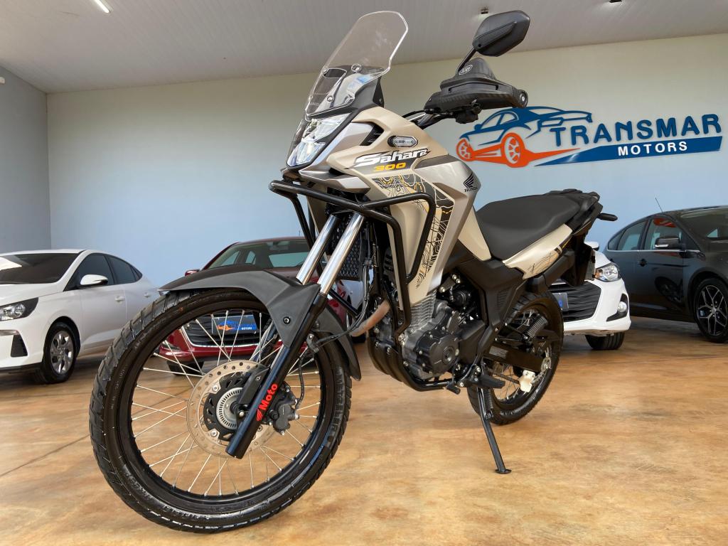 HONDA XRE 300 Sahara - Foto