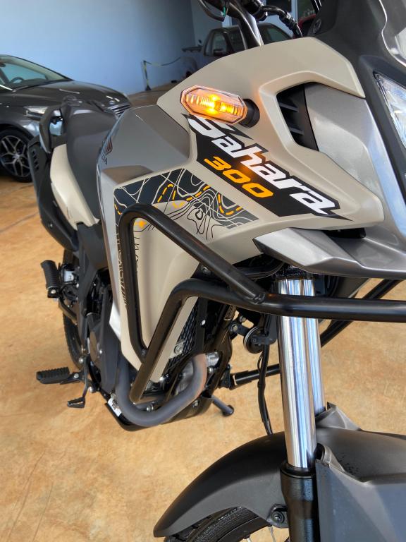 HONDA XRE 300 Sahara - Foto