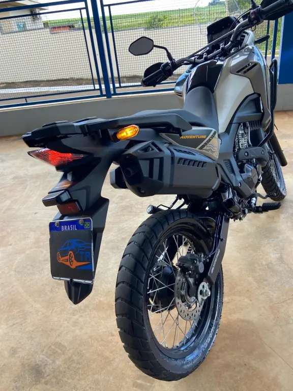 HONDA XRE 300 Sahara - Foto