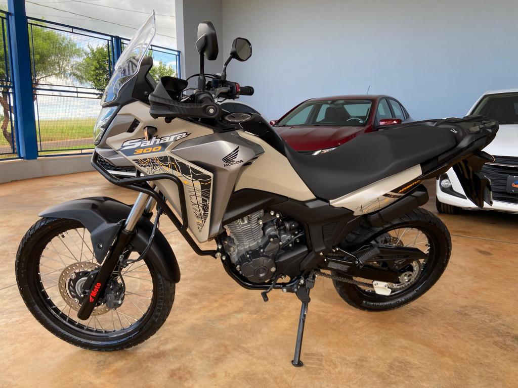 HONDA XRE 300 Sahara - Foto