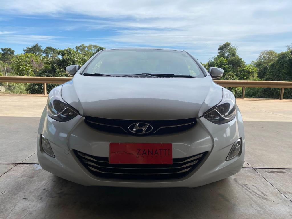 HYUNDAI Elantra - Foto