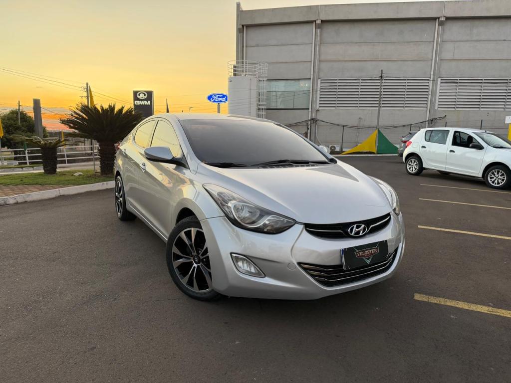 HYUNDAI Elantra - Foto
