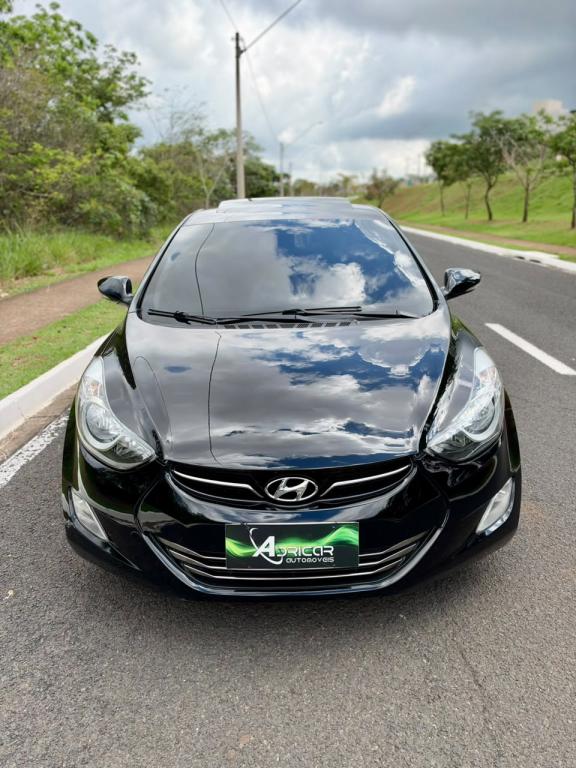 HYUNDAI Elantra - Foto