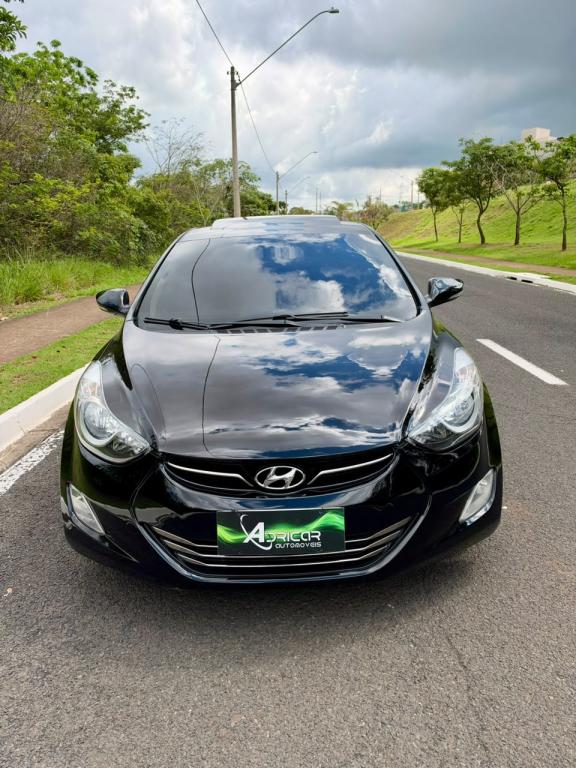 HYUNDAI Elantra - Foto