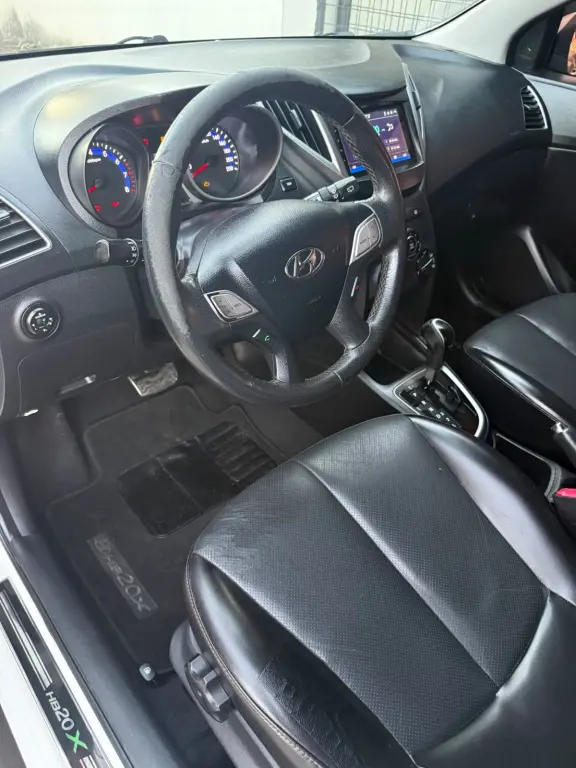 HYUNDAI HB 20 Hatch X - Foto