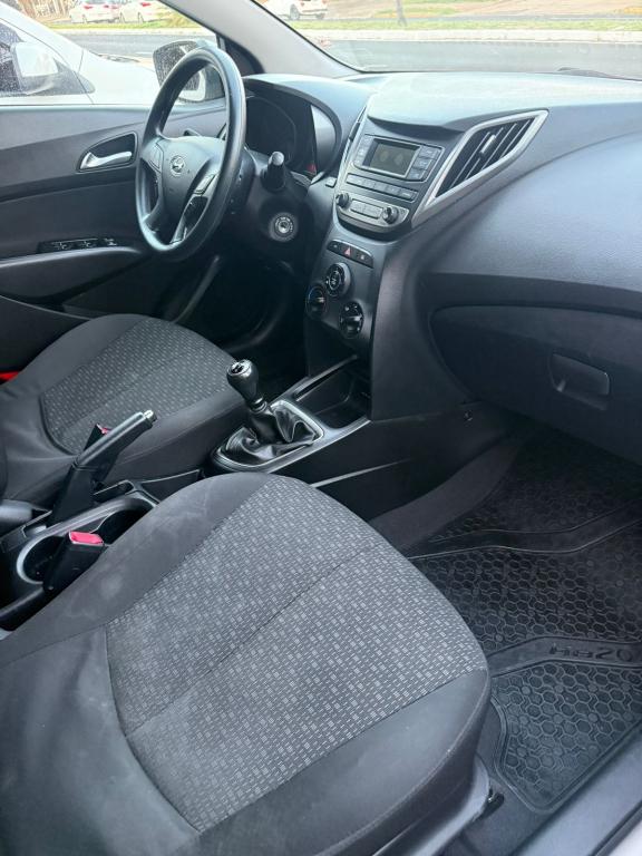 HYUNDAI HB 20 Hatch - Foto