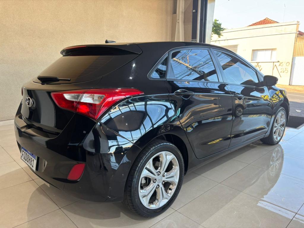 HYUNDAI I30 - Miniatura