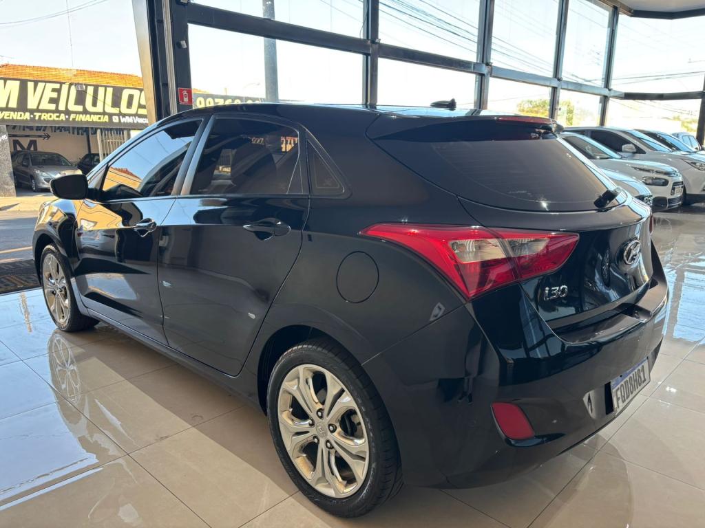 HYUNDAI I30 - Miniatura