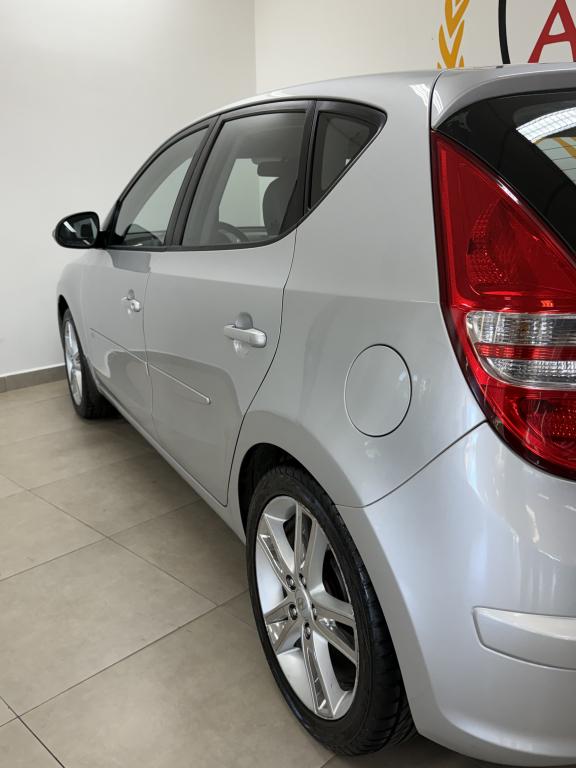 HYUNDAI I30 - Foto