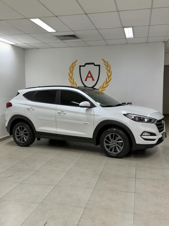 HYUNDAI Tucson - Foto