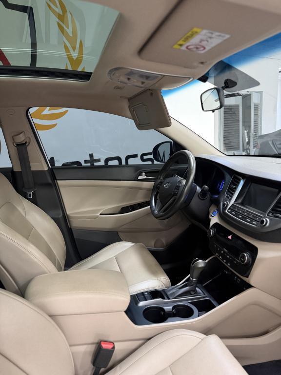 HYUNDAI Tucson - Foto