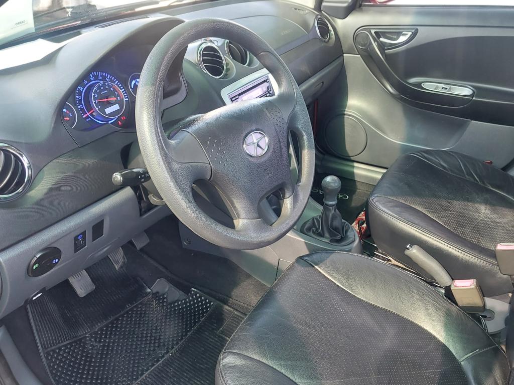 JAC J3 Sedan - Foto