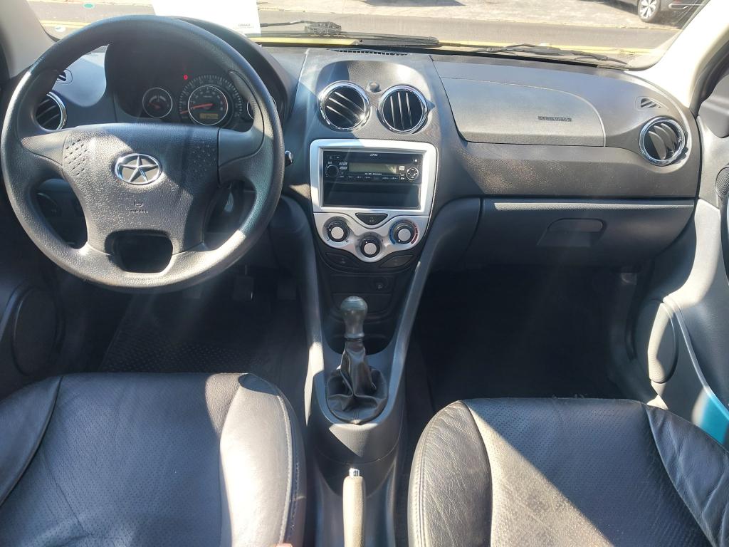 JAC J3 Sedan - Foto