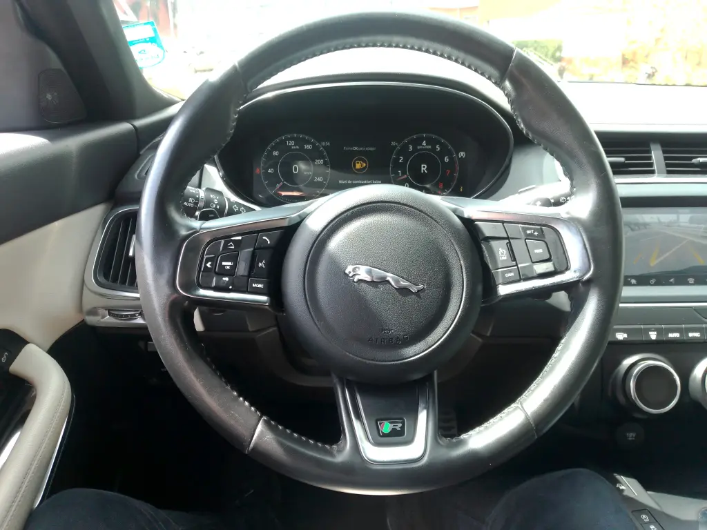 JAGUAR E-Pace - Foto