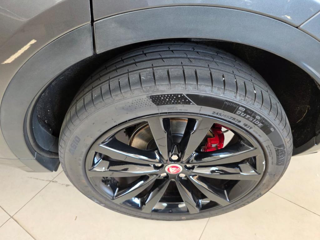 JAGUAR E-Pace - Foto