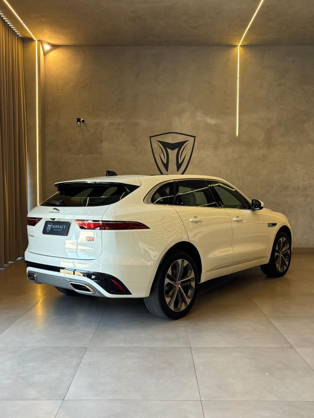 JAGUAR F-Pace - Foto
