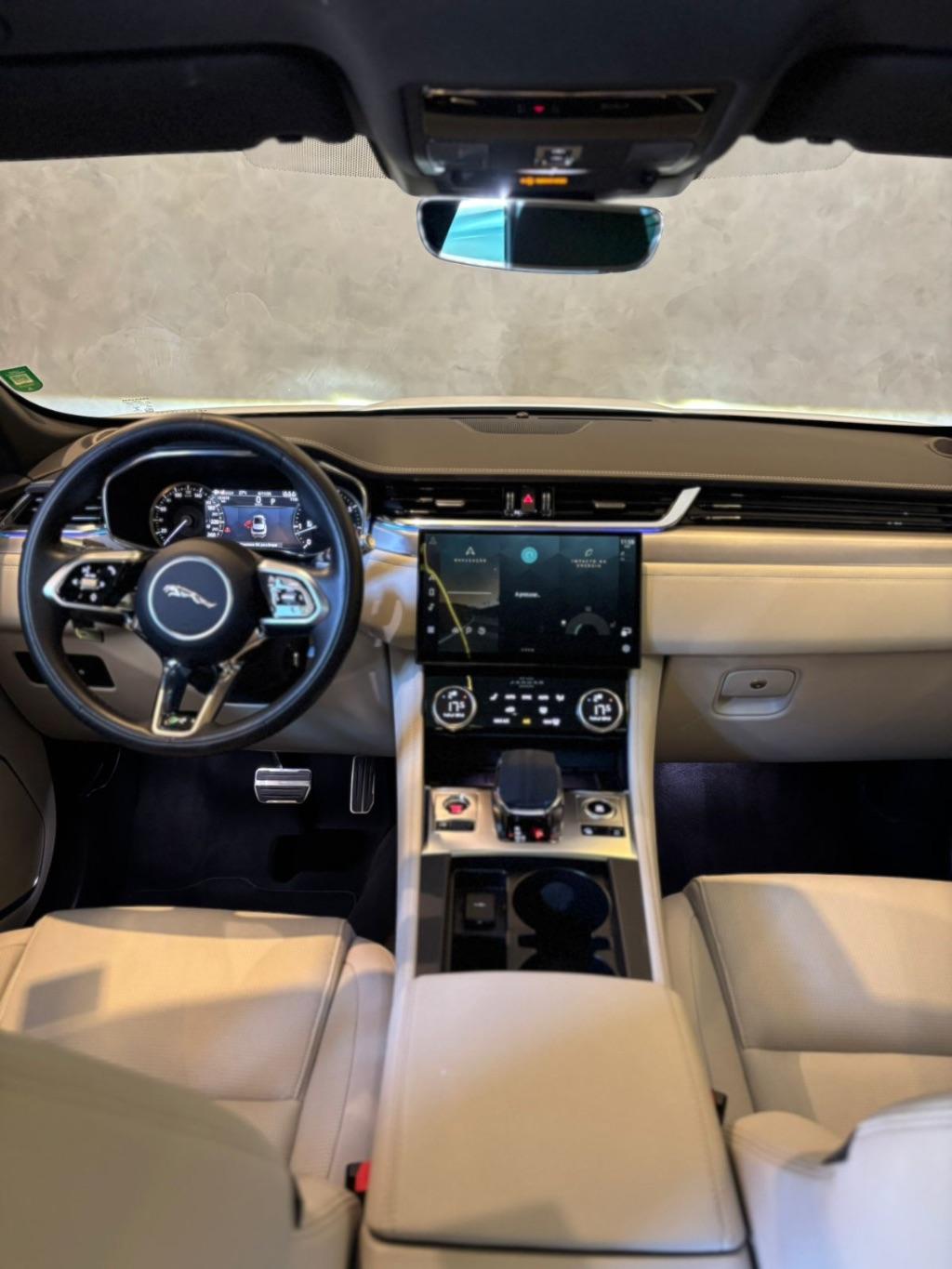 JAGUAR F-Pace - Foto