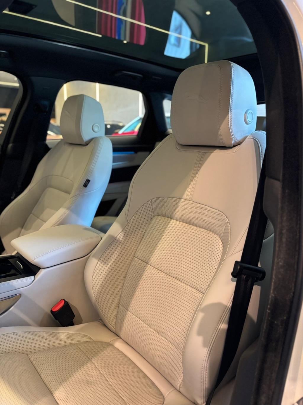 JAGUAR F-Pace - Foto