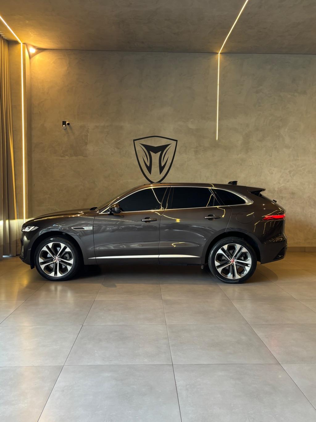 JAGUAR F-Pace - Foto