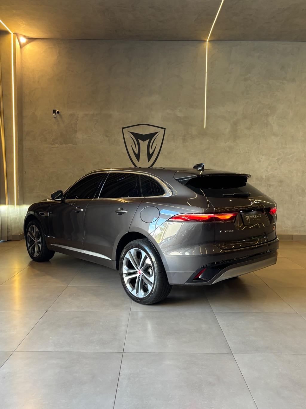 JAGUAR F-Pace - Foto