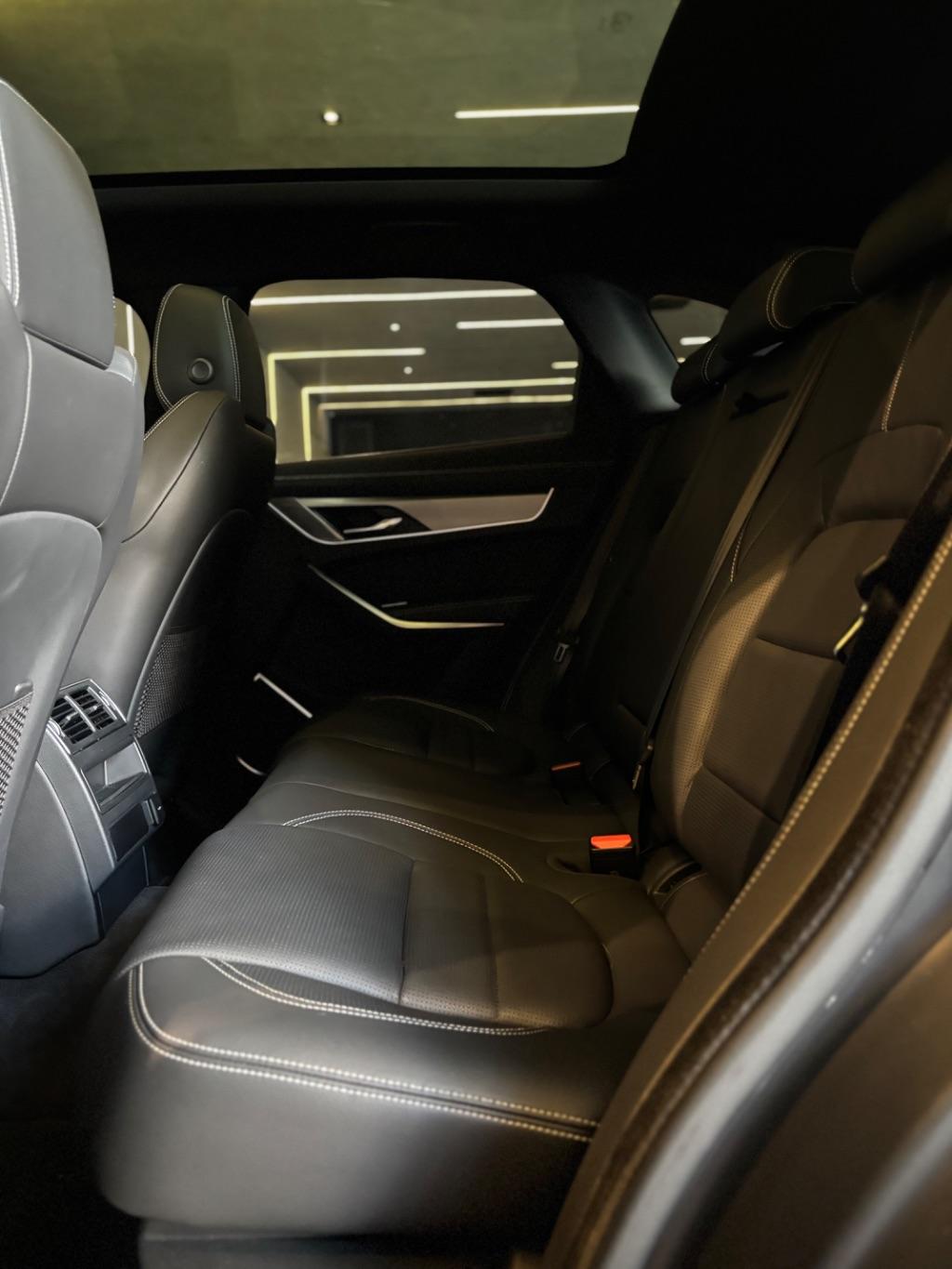 JAGUAR F-Pace - Foto